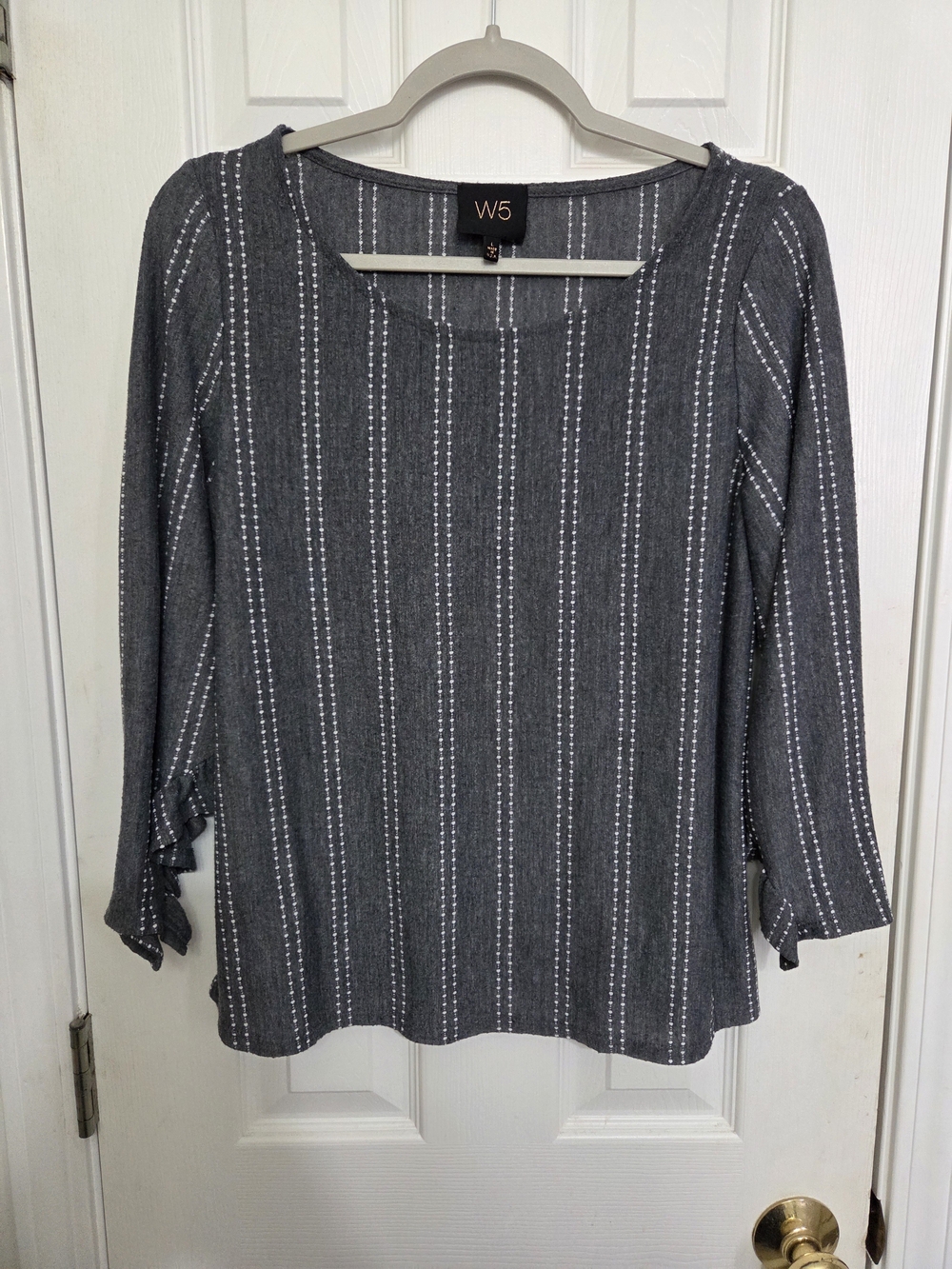 W5 Women's Gray Stripe Knit Top